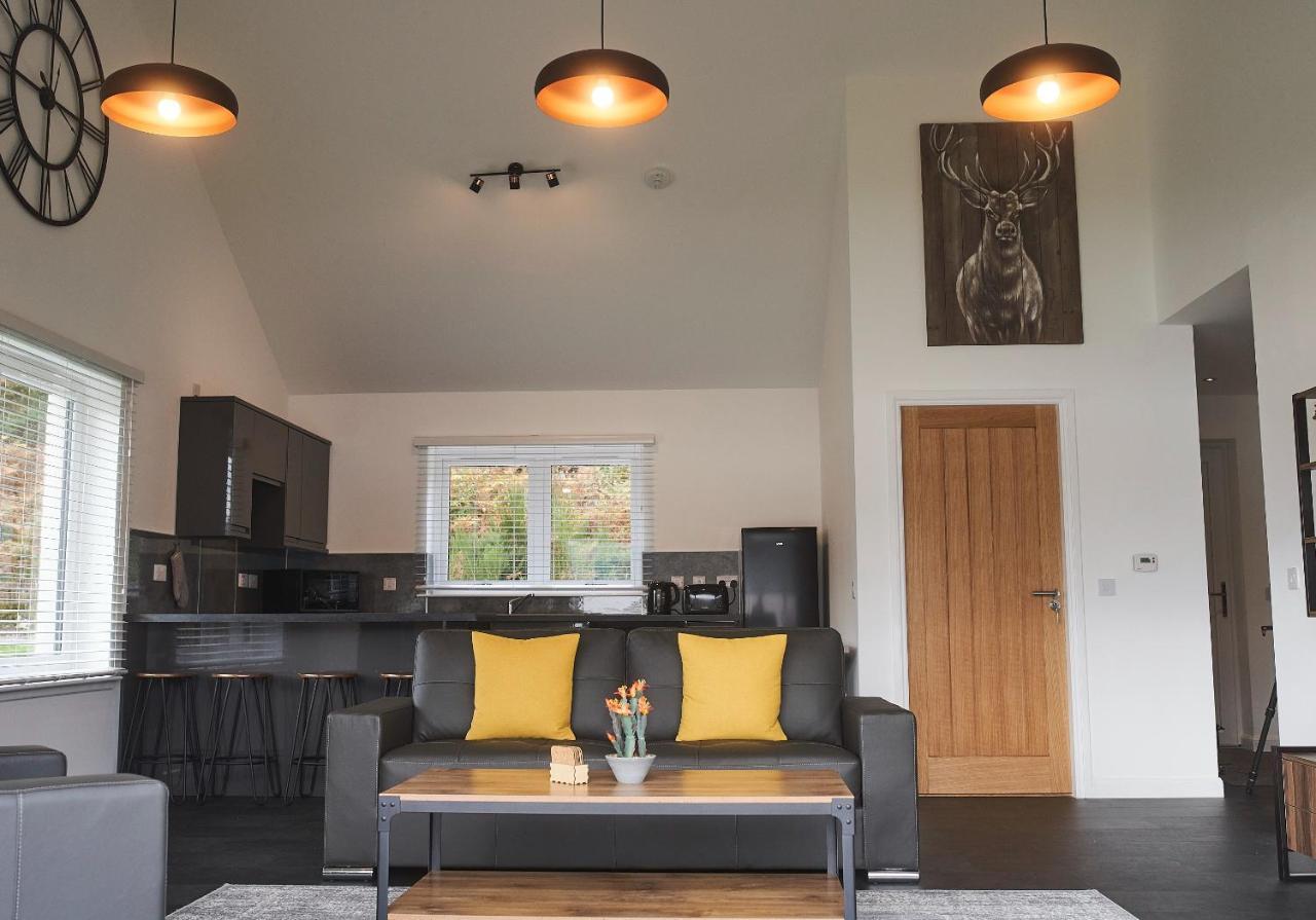Shoreland Lodges - Cherry Lodge Fort Augustus Bagian luar foto