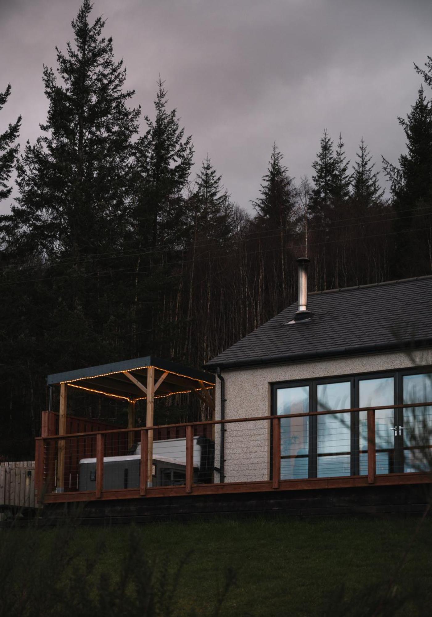 Shoreland Lodges - Cherry Lodge Fort Augustus Bagian luar foto