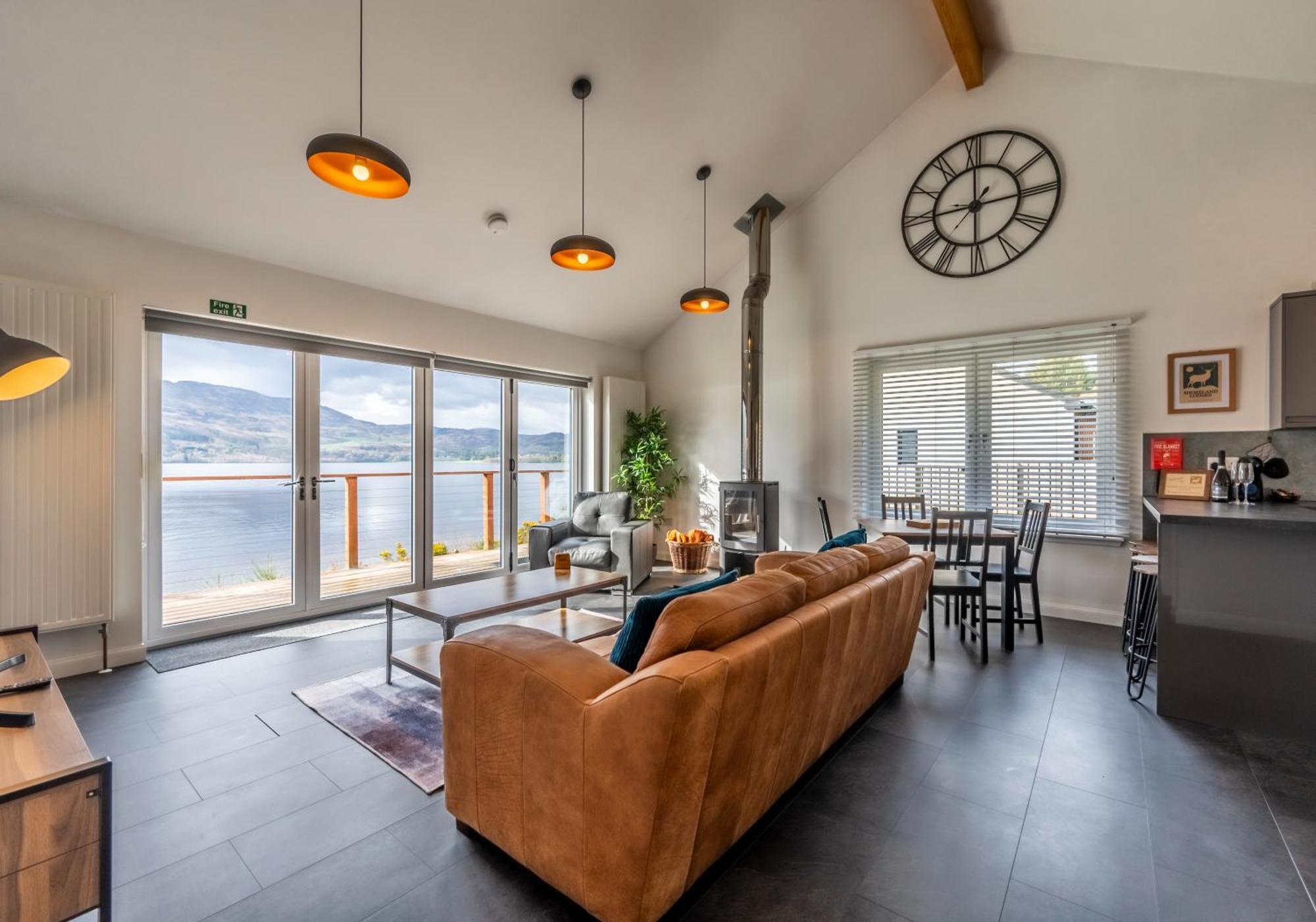 Shoreland Lodges - Cherry Lodge Fort Augustus Bagian luar foto