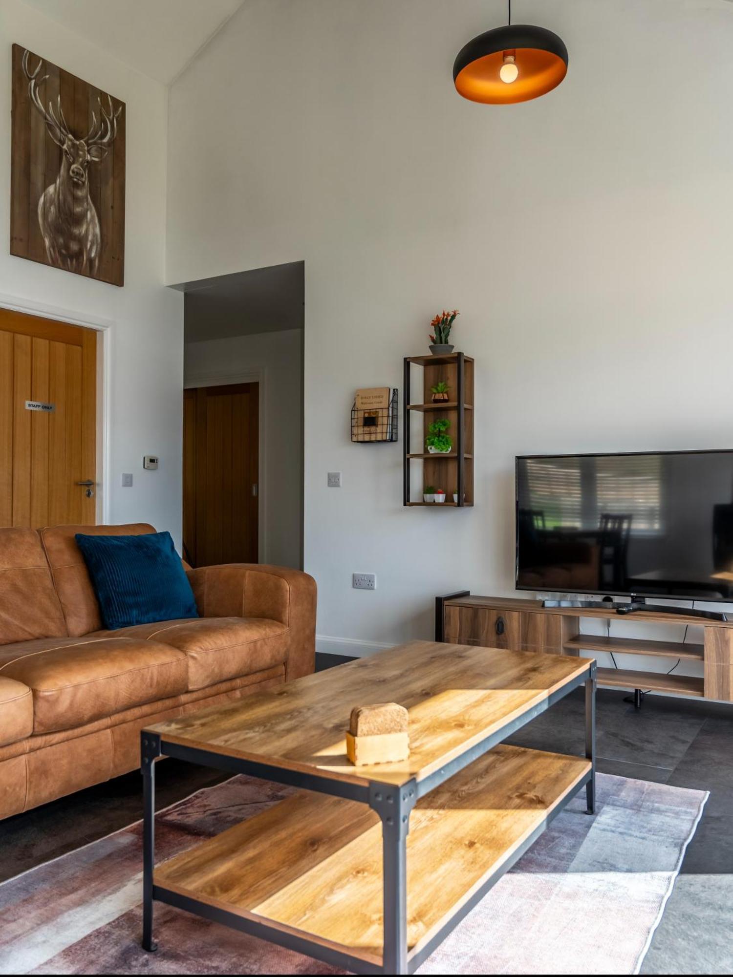 Shoreland Lodges - Cherry Lodge Fort Augustus Bagian luar foto