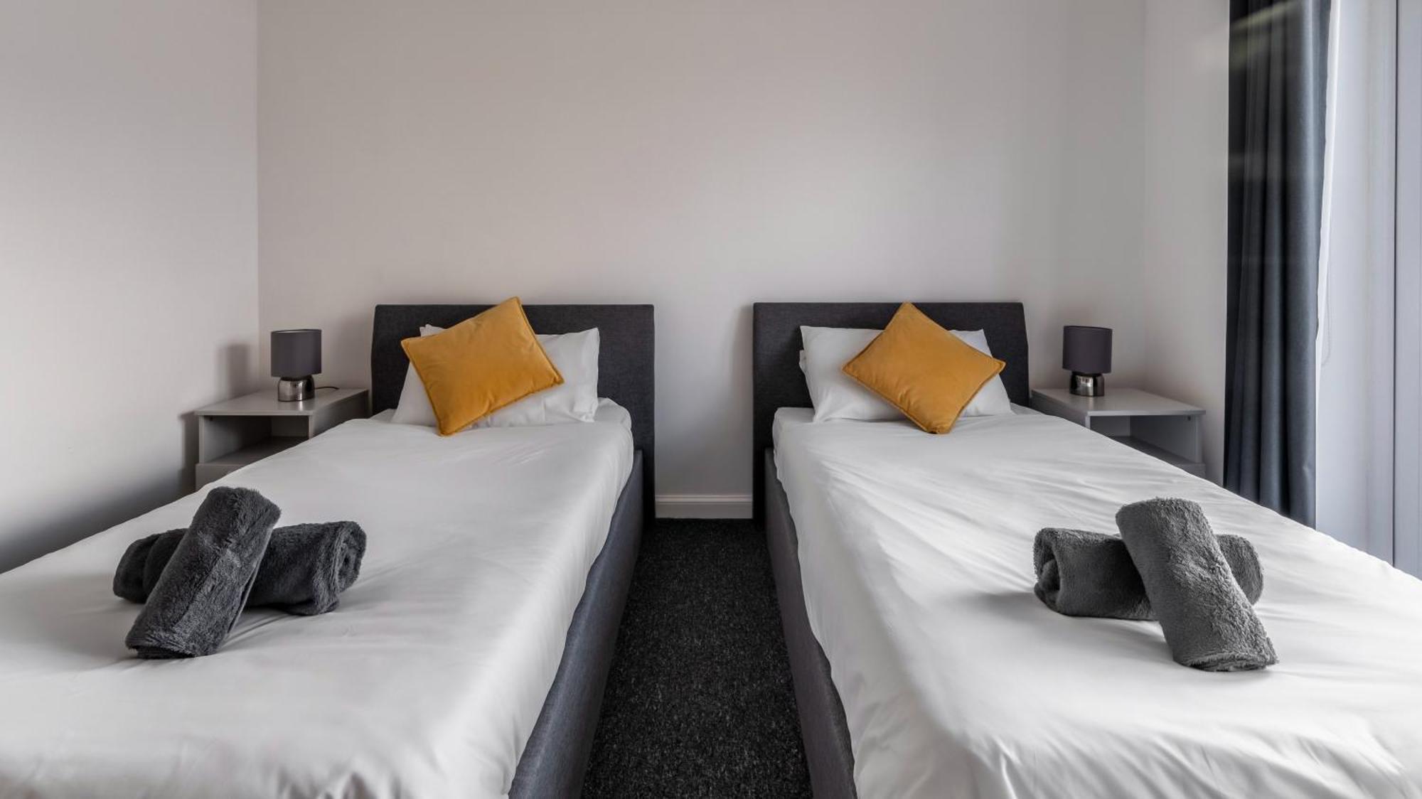 Shoreland Lodges - Cherry Lodge Fort Augustus Bagian luar foto
