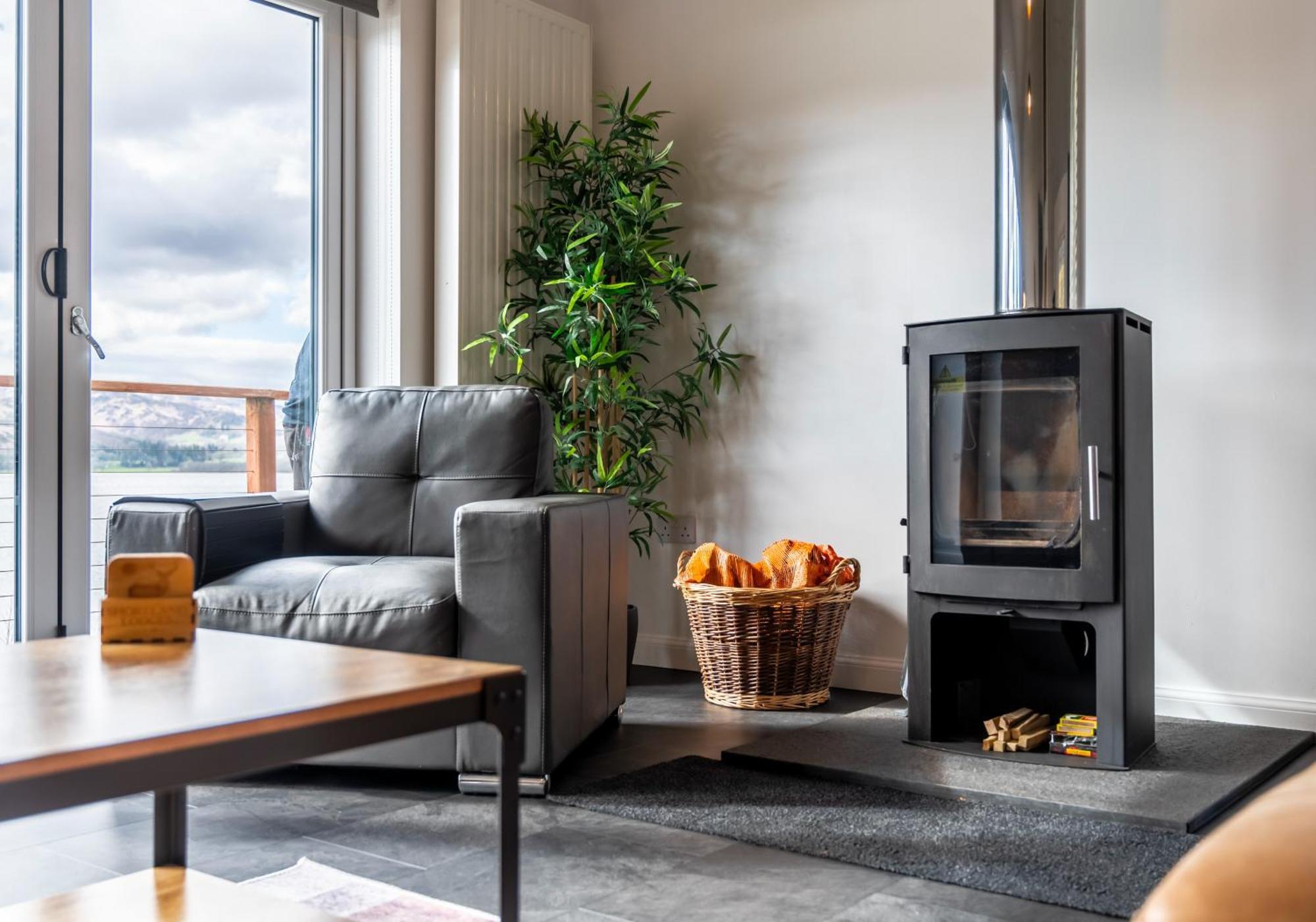 Shoreland Lodges - Cherry Lodge Fort Augustus Bagian luar foto