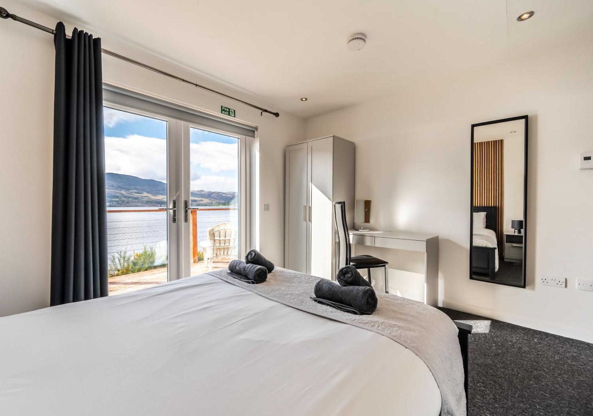 Shoreland Lodges - Cherry Lodge Fort Augustus Bagian luar foto