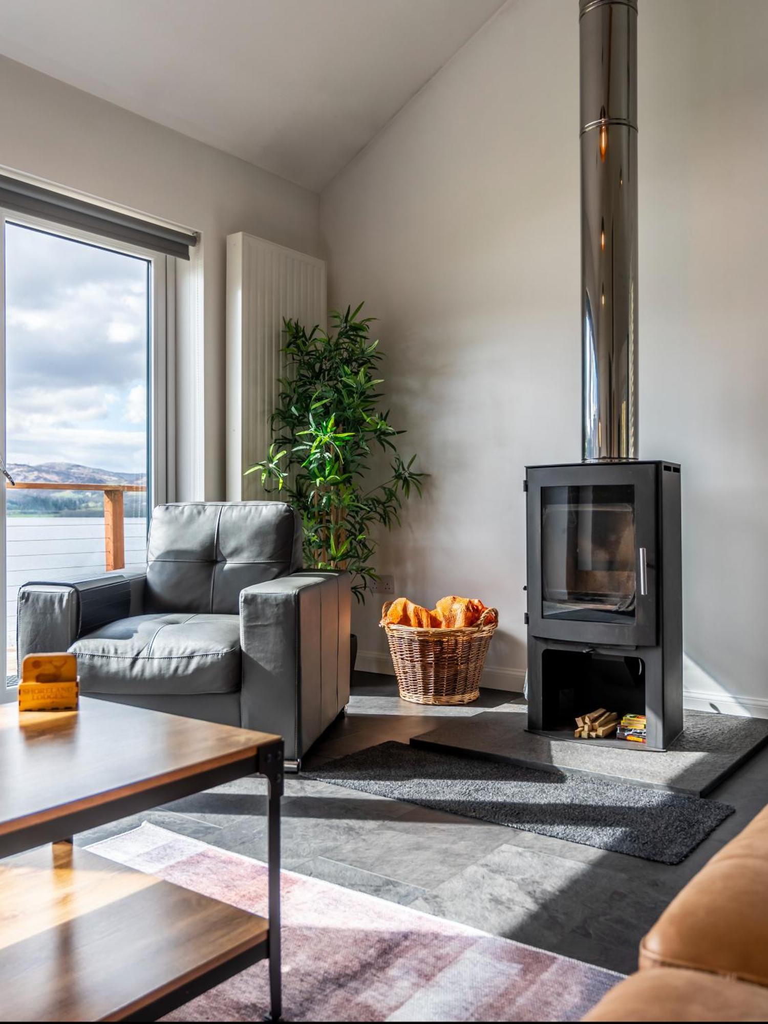 Shoreland Lodges - Cherry Lodge Fort Augustus Bagian luar foto