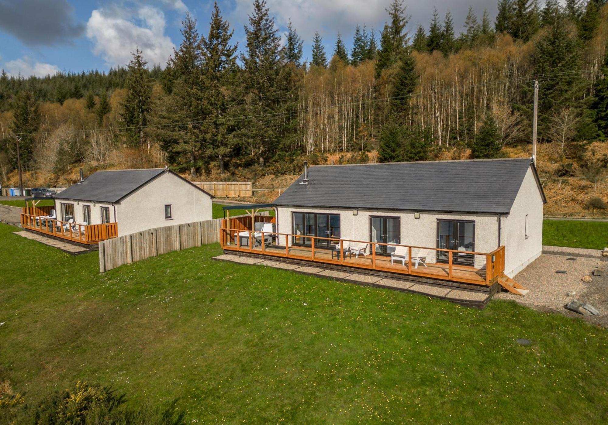 Shoreland Lodges - Cherry Lodge Fort Augustus Bagian luar foto