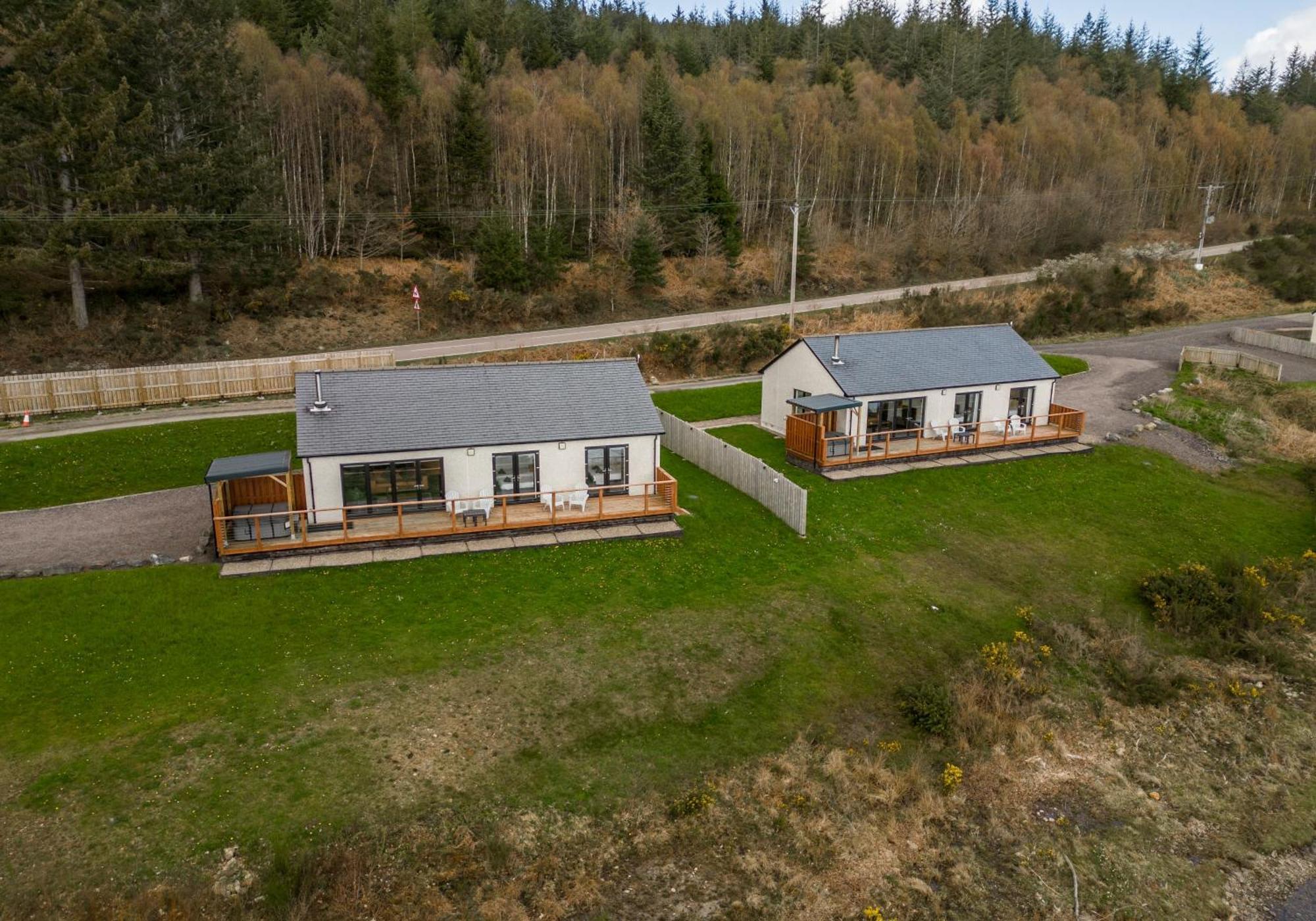 Shoreland Lodges - Cherry Lodge Fort Augustus Bagian luar foto