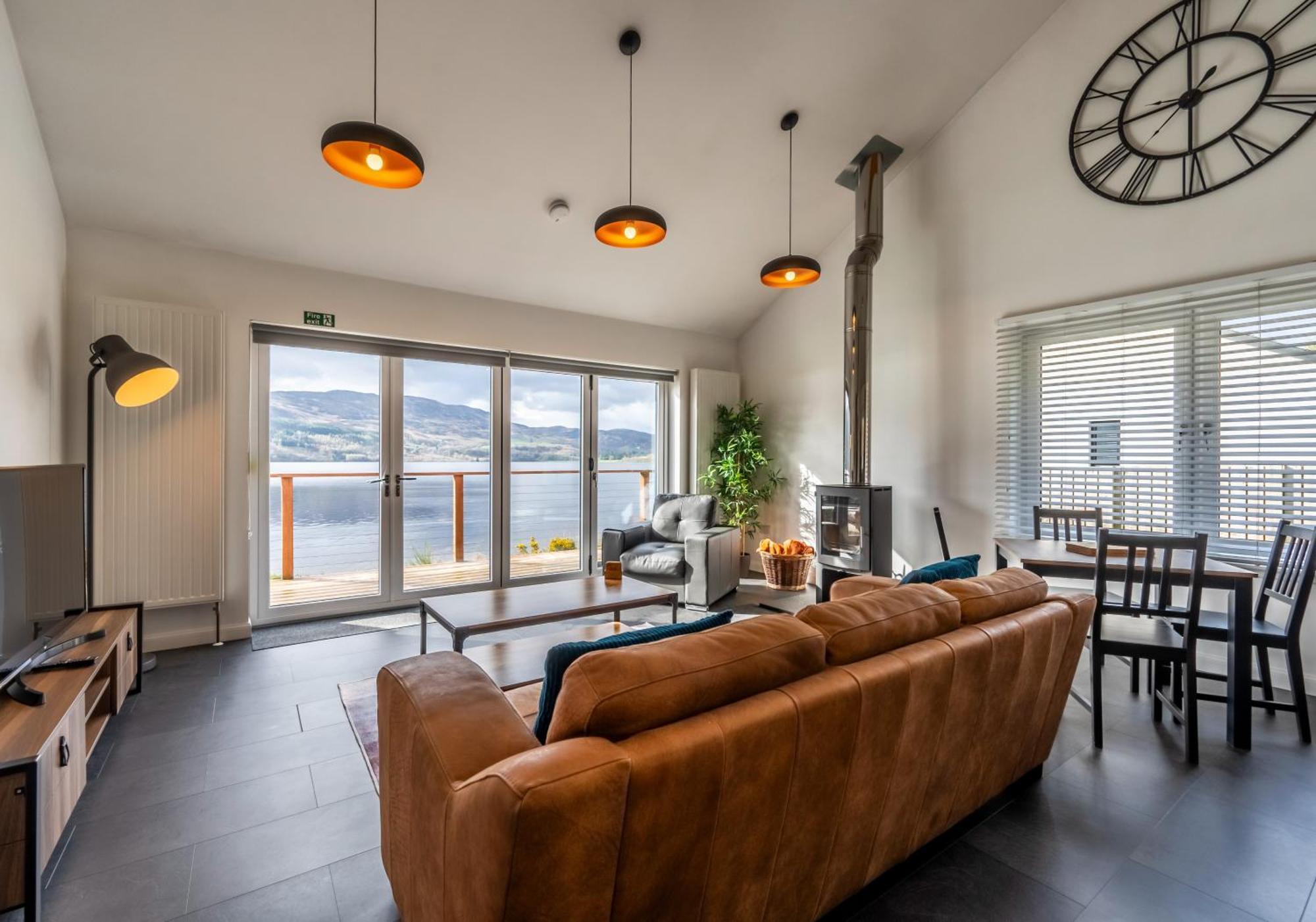 Shoreland Lodges - Cherry Lodge Fort Augustus Bagian luar foto